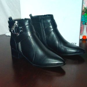 🆕 Nine West Dahlia Pointed Toe Ankle Boots Size 9 1/2